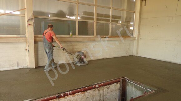 обработка бетонного основания бетоно отделочной машиной - Подготовка пола под наливные полы